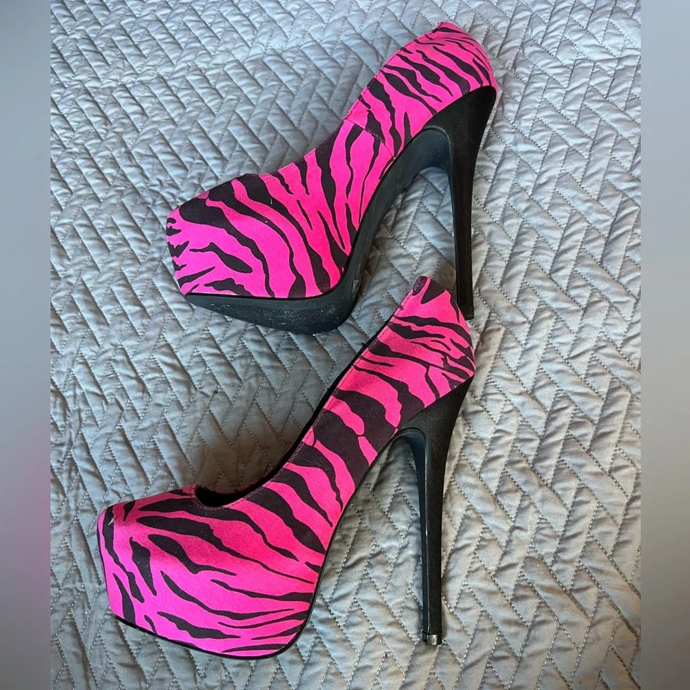 Platform Pumps - Picture 3 of 7